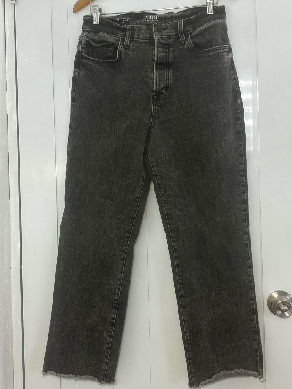 a.n.a Women’s High-Rise Black Washed Straight Jeans